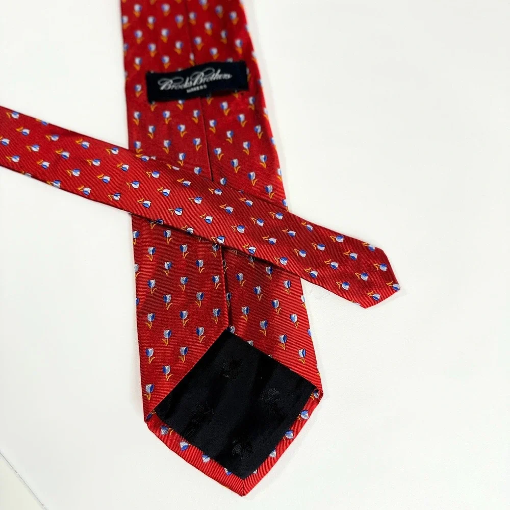 Brooks Brothers Tie Makers Silk Woven In Italy Red Tulip Floral Novelty Necktie